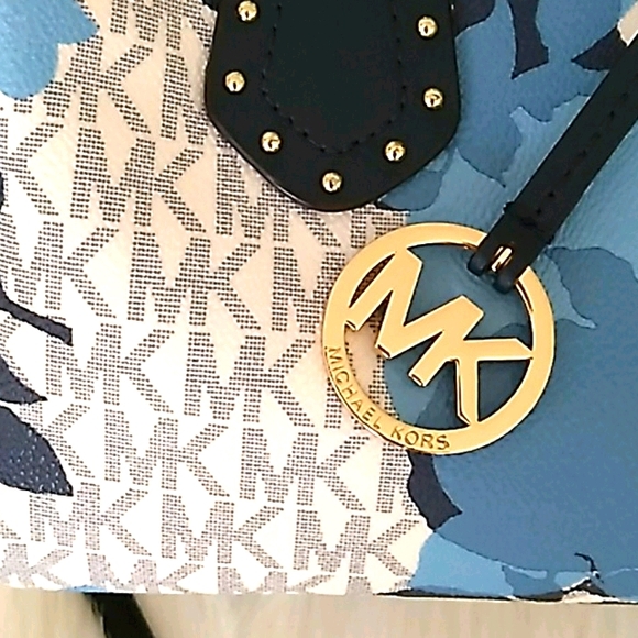 MICHAEL KORS~NEW~3 SHADES OF BLUE~ SPEEDY SIZE~SUPER CUTE HANDBAG - Picture 10 of 16